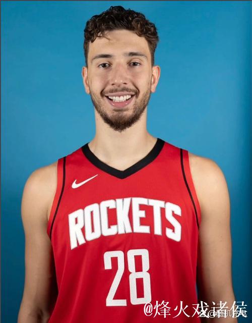 火箭官方分享申京赛场照：全场砍下33分10篮板10助攻2抢断